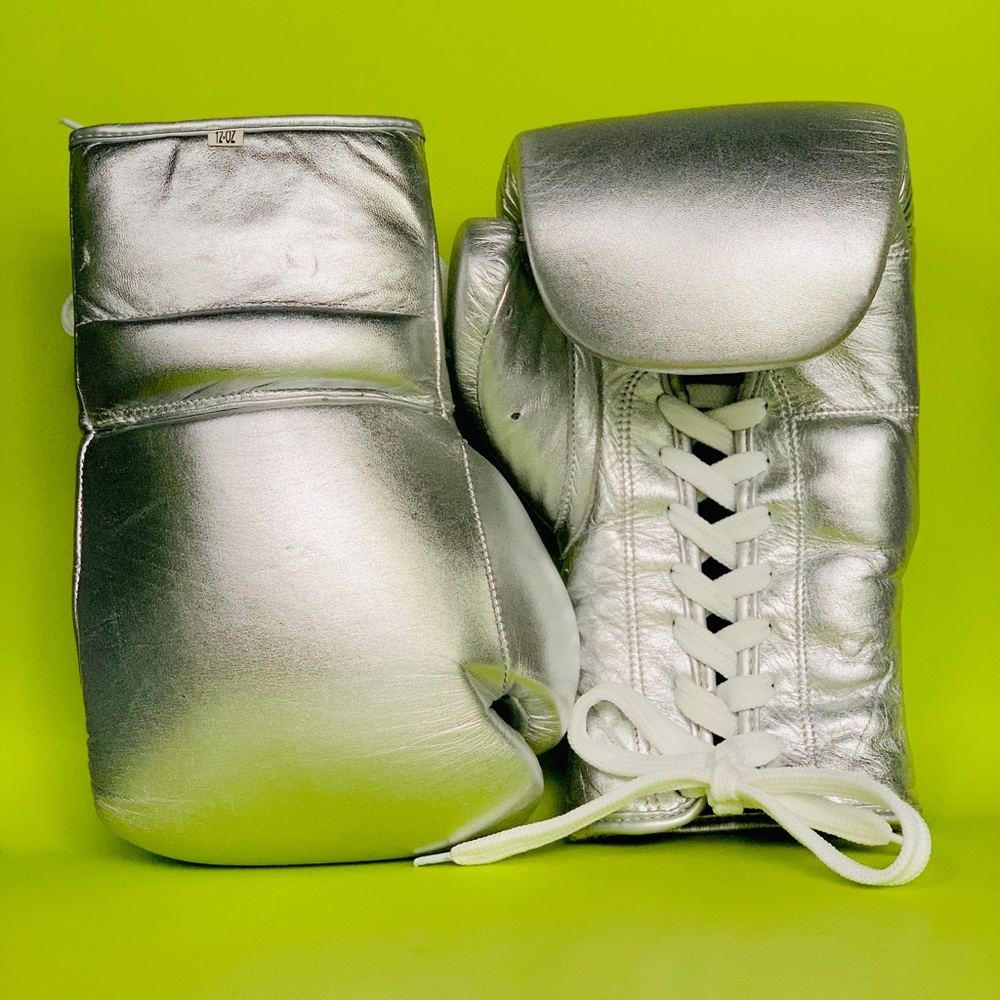 Women’s 12oz Custom Boxing Gloves Silver Leather